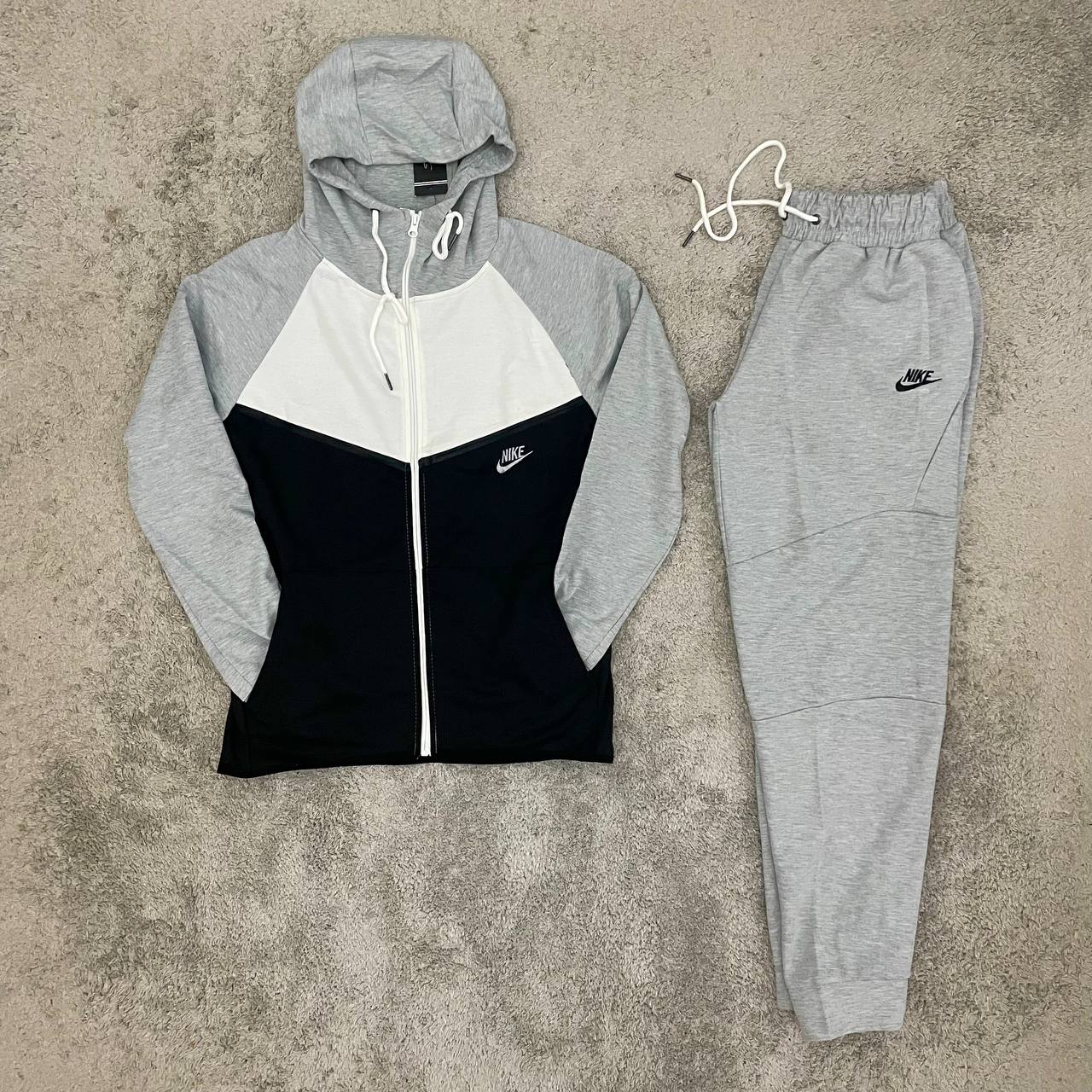 Ensemble Nike Gris