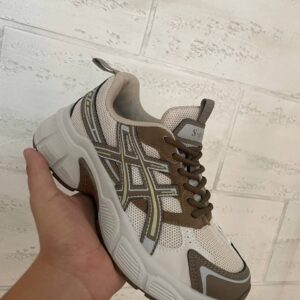 Asics Marron